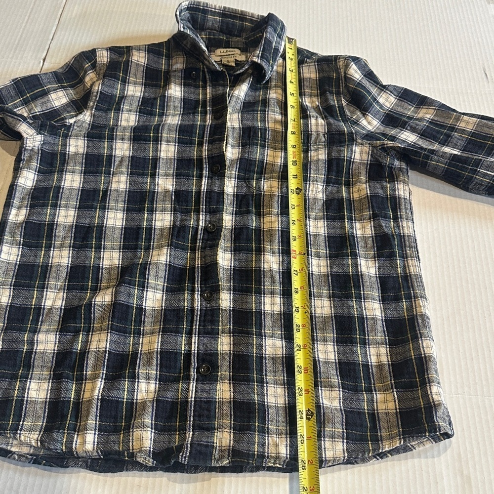 LL Bean relaxed fit Plaid Button-Up Shirt 100% cotton green navy and cream - Picture 4 of 9